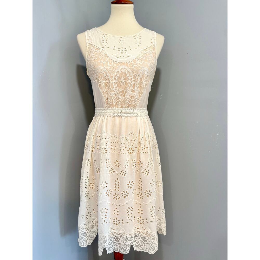 Anthropologie Ivory white graduation dress Eyelet Lace Sleeveless Midi, Size 8